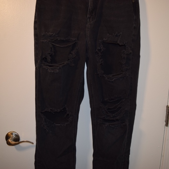 American Eagle Black Ripped Jeans - Picture 3 of 11